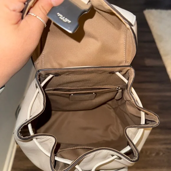 Coach Cream Backpack with Drawstring Closure and Signature Logo - Picture 3 of 3